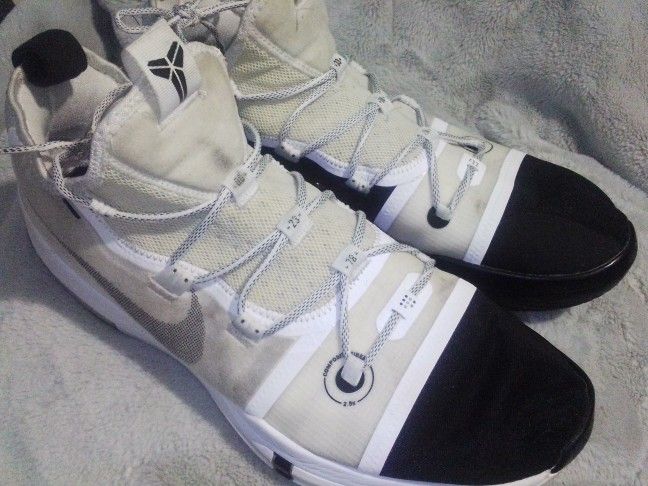 Nike Kobe AD Exodus Black Toe White Black