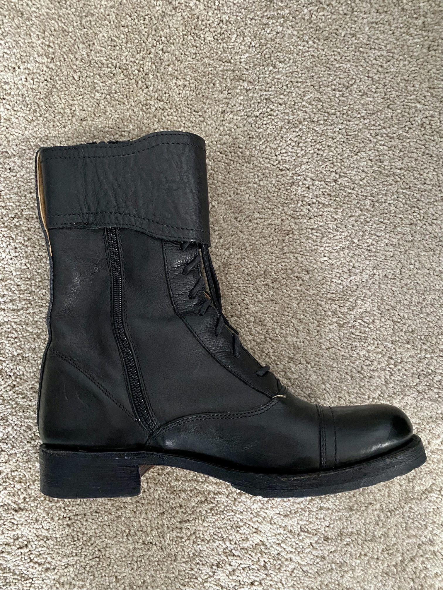 FRYE WOMEN - SIZE 8