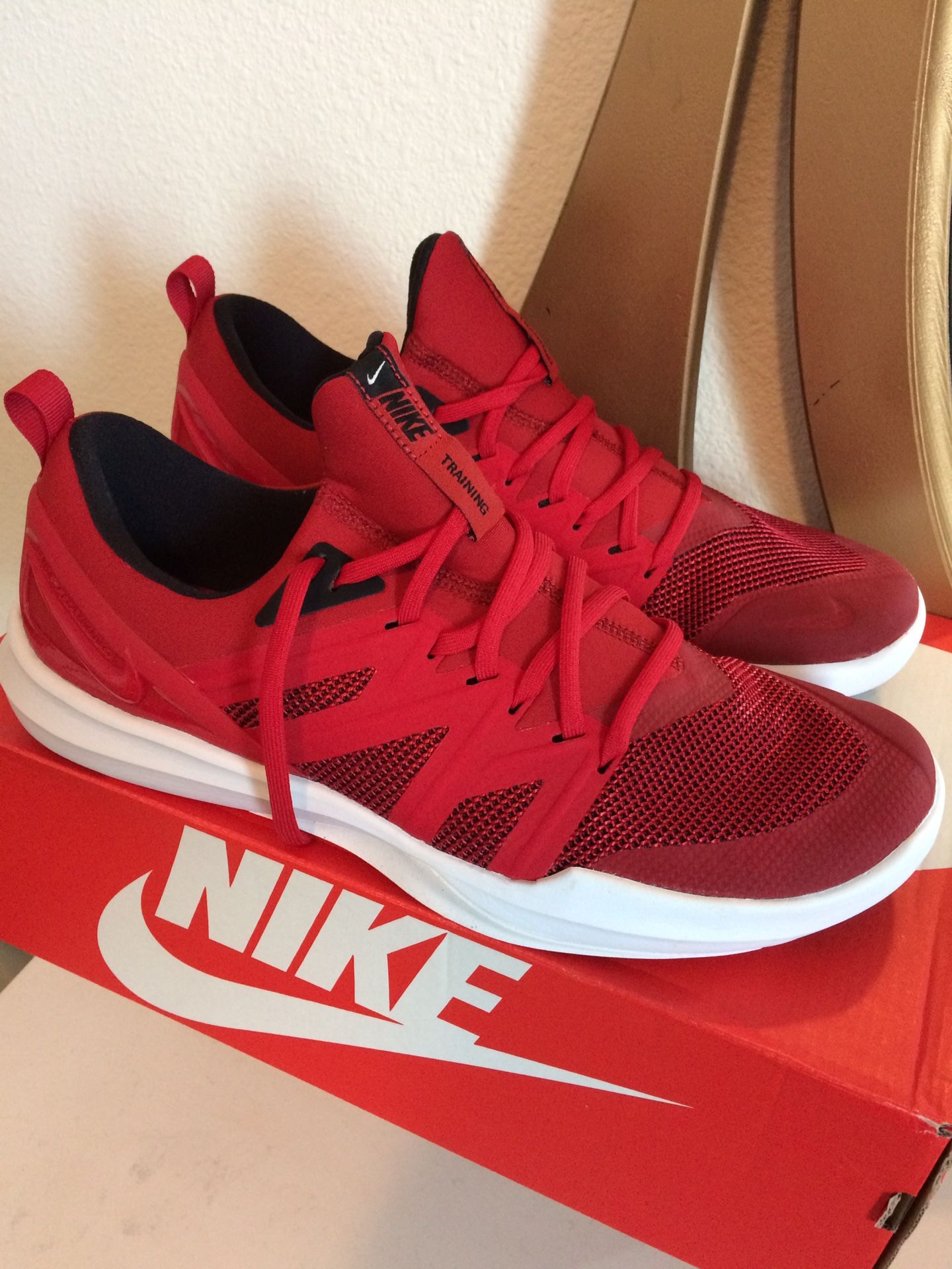 NIKE VICTORY ELITE SIZE 11