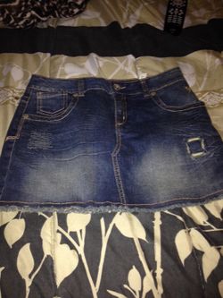 Jane justice skirt size 18 brand-new