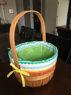 Cute “bushel” easter basket with bright colored liner. NEW! I have two. 9.5” diameter. 6.5” tall. $7 each