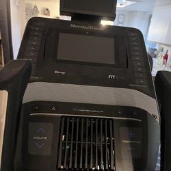 Nordic Track Eliptical 