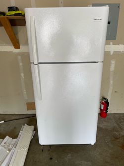 White Frigidaire fridge
