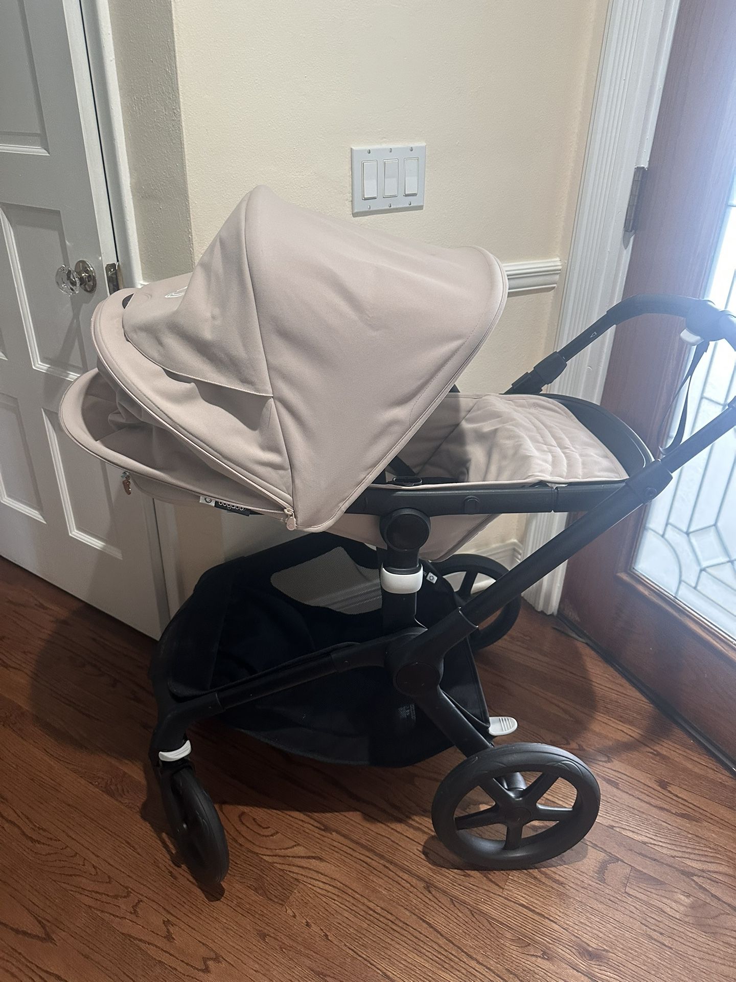 Bugaboo Fox 5 Stroller + Bassinet & Accessories – Great Condition