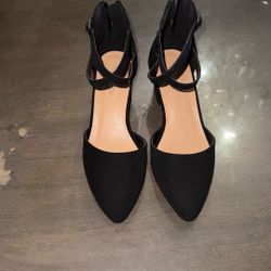 Women’s Size 7 Low Heels