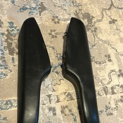 Dodge charger front right side armrest and rear left hand armrest