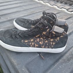 Newly used nike and vans shoes