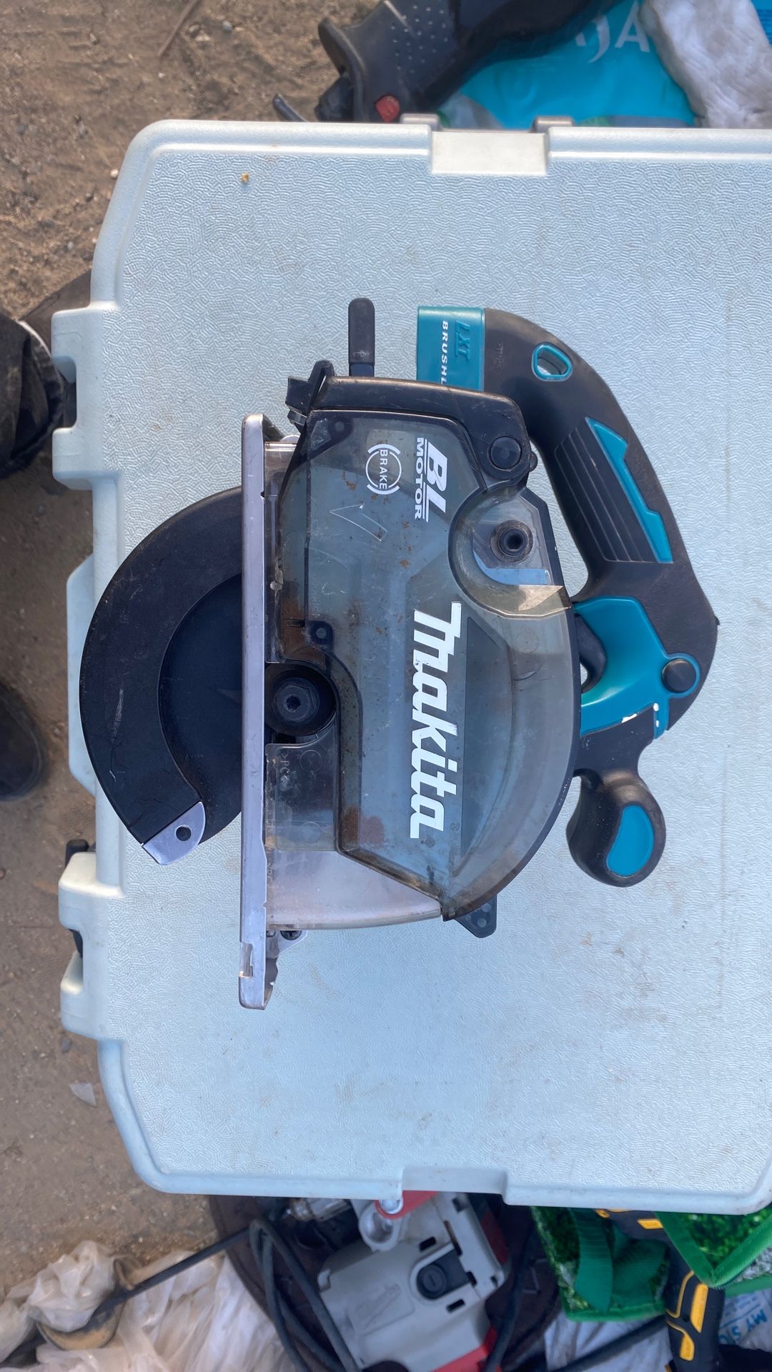 Makita 18 V brushless Metal Cutting Circular Saw