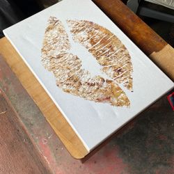 Oliver Gal  Solid Kiss Canvas 24”x16”