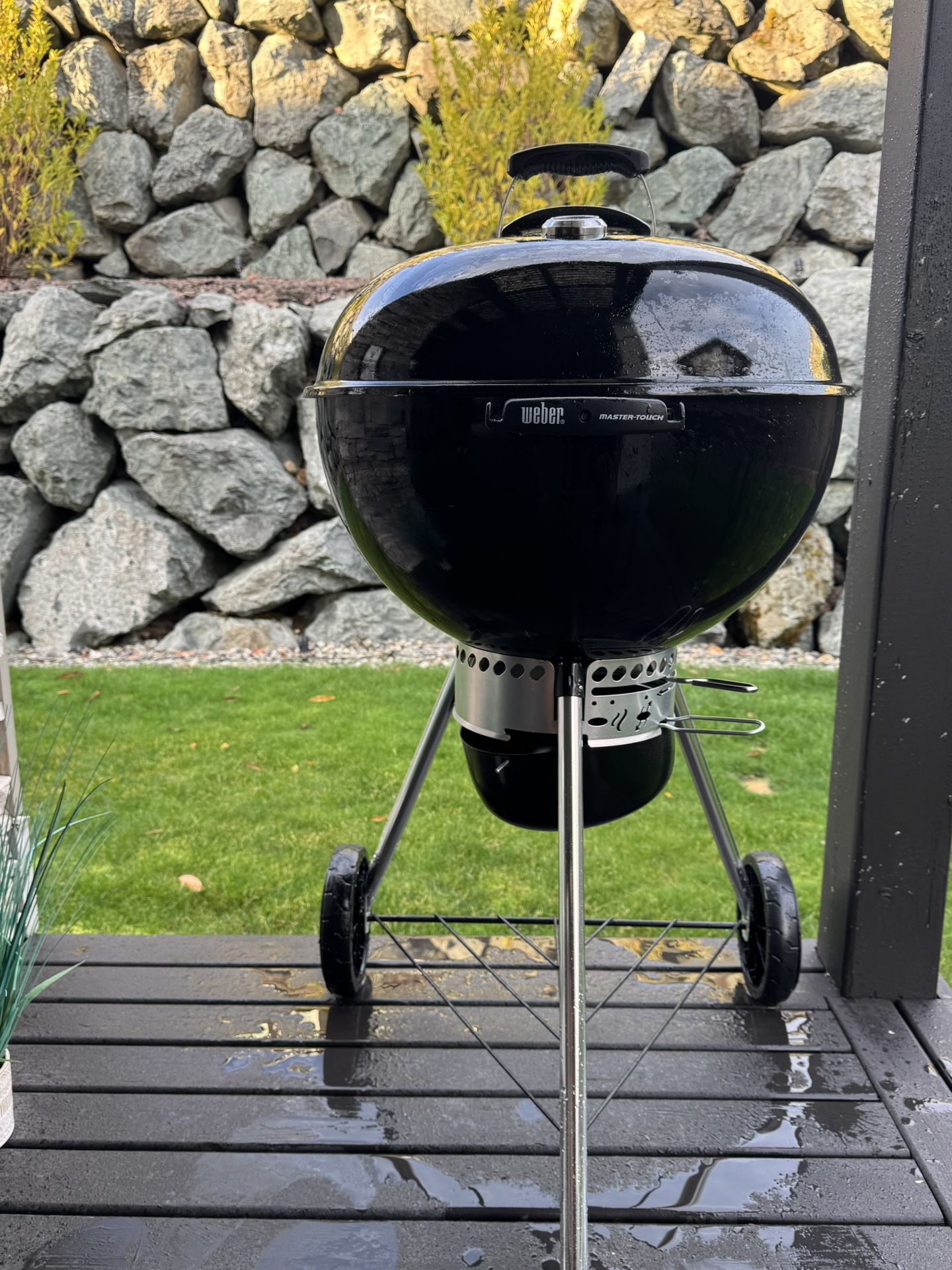 Weber Master-Touch Charcoal Grill for Outdoor Cooking and Barbecue, 22-Inch, Black