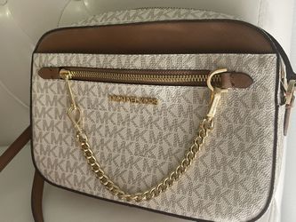 Michael Kors Daniela Crossbody Leather for Sale in Greer, SC - OfferUp