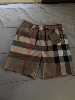 Burberry Shorts Large