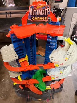 Hot Wheels Ultimate Garage Playset