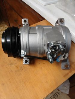 Selling A Air Conditioner Compressor 1999 To 2006 For Chevy Silverado  Tahoe Escalade $150 Obo New In Box