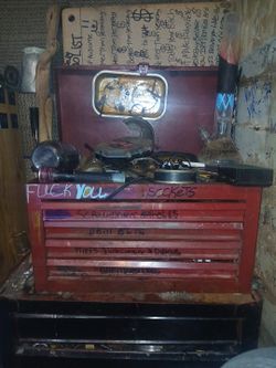 Tool Box With 2 Cabnits Bottom Peice Has 2 Drawers