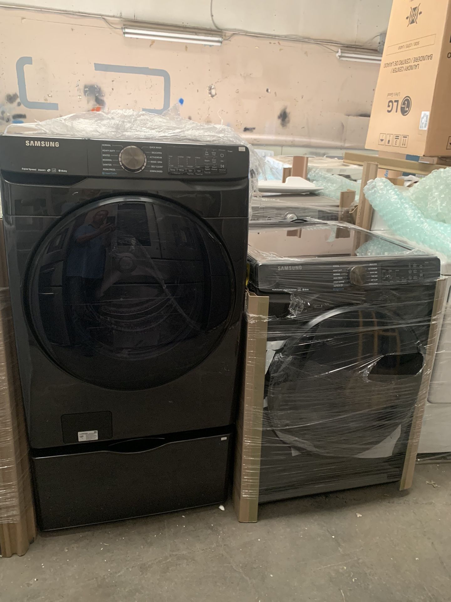 New Open Box Samsung Smart Washer /Smart Gas Dryer Set