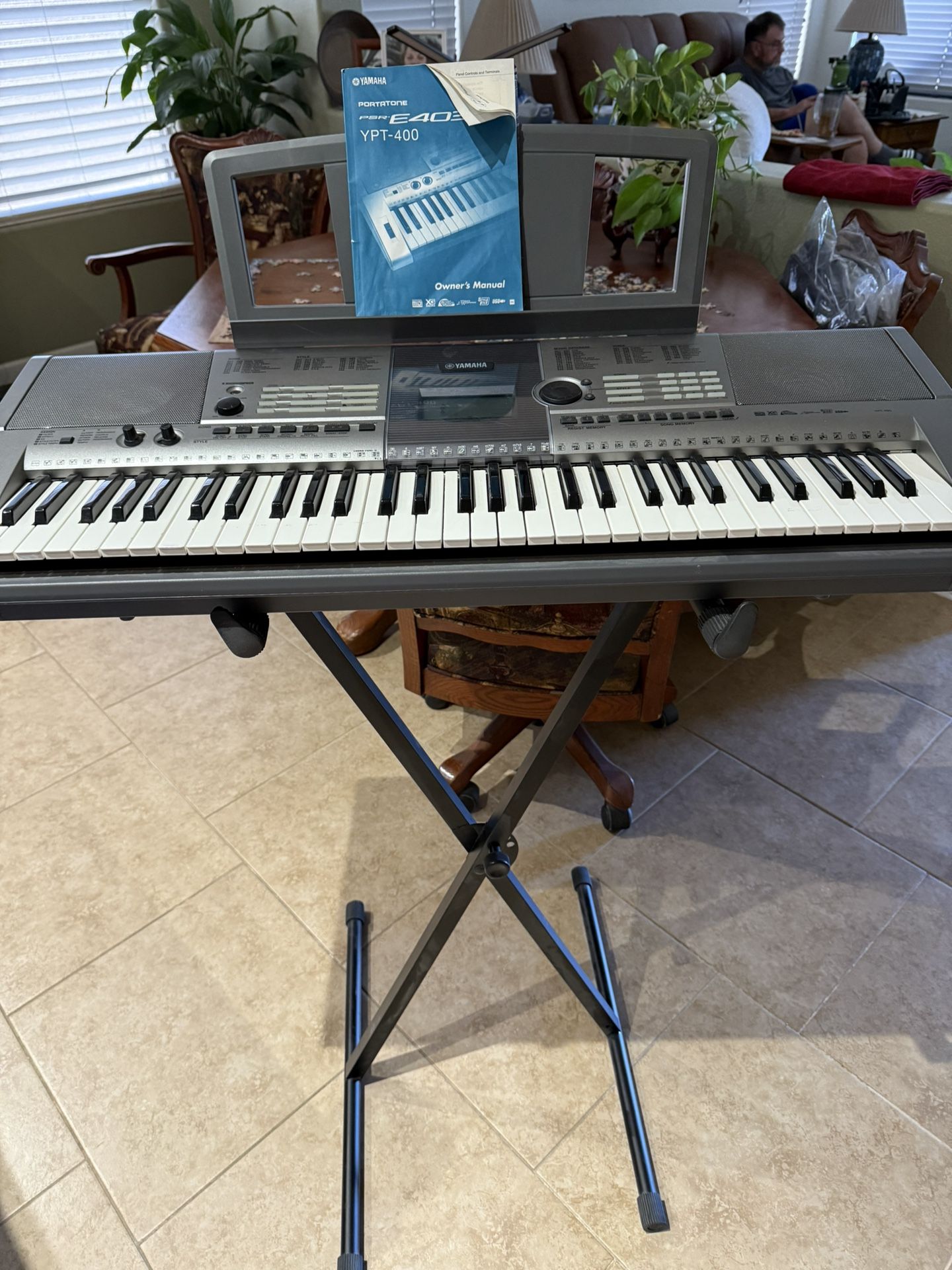 Yamaha YPT 400. Keyboard/synthizer