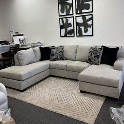 MEGGINSON STORM LAF SECTIONAL