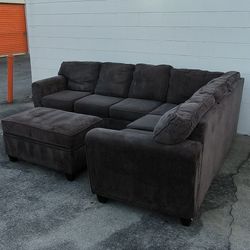 Sectional With ottoman *** Free Delivery 🚚