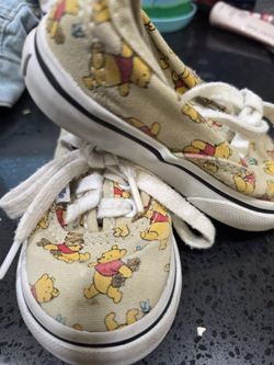 Winnie The Pooh Infant Shoes Size 4.5c $10