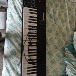 Alesis midi Keyboard Vi61