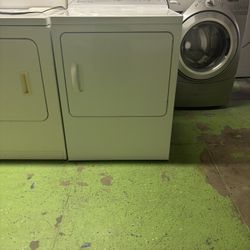 Gas Dryer Brand General Electric Everyting Works Great With 3 Months Of Warranty 