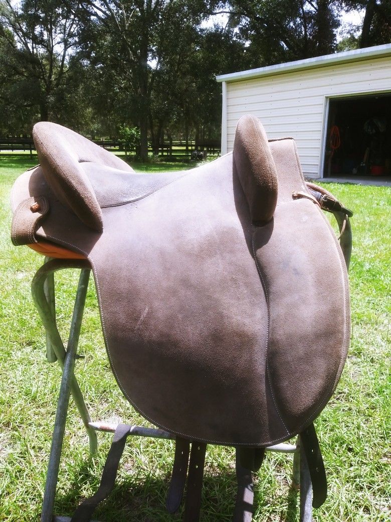 Ludomar Alta Escuela Saddle