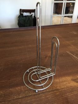 Paper towel holder