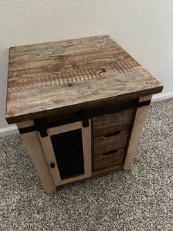 Nightstand / Dresser