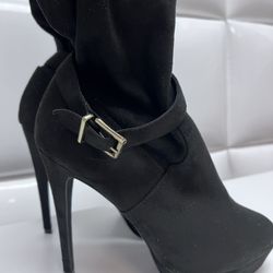 Women Boots-Black SUEDE--Size 8 USED-$10-Botas De Mujer Usadas