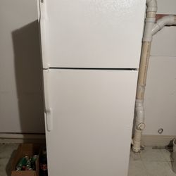 GE (General Electric) Fridge
