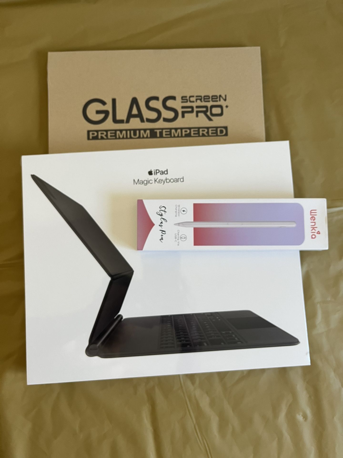 Apple Ipad Pro 12.9” 3rd 4th 5th 6th generation Magic Keyboard case new sealed