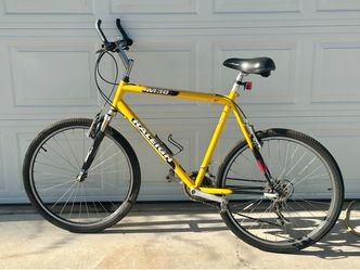 Raleigh M30 Mountain Bike