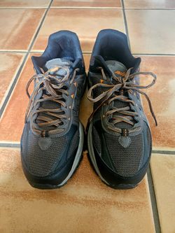 $10 Avia Athletic Shoes MENS 10.5