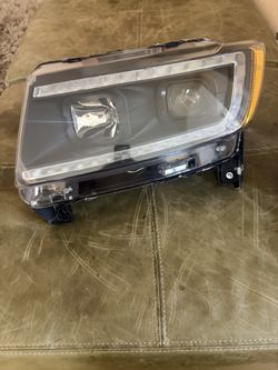 11-13 Jeep Grand Cherokee Custom Headlights