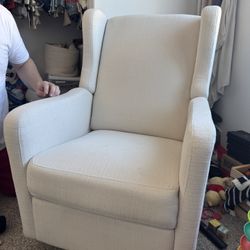 Recliner For Baby’s Room 