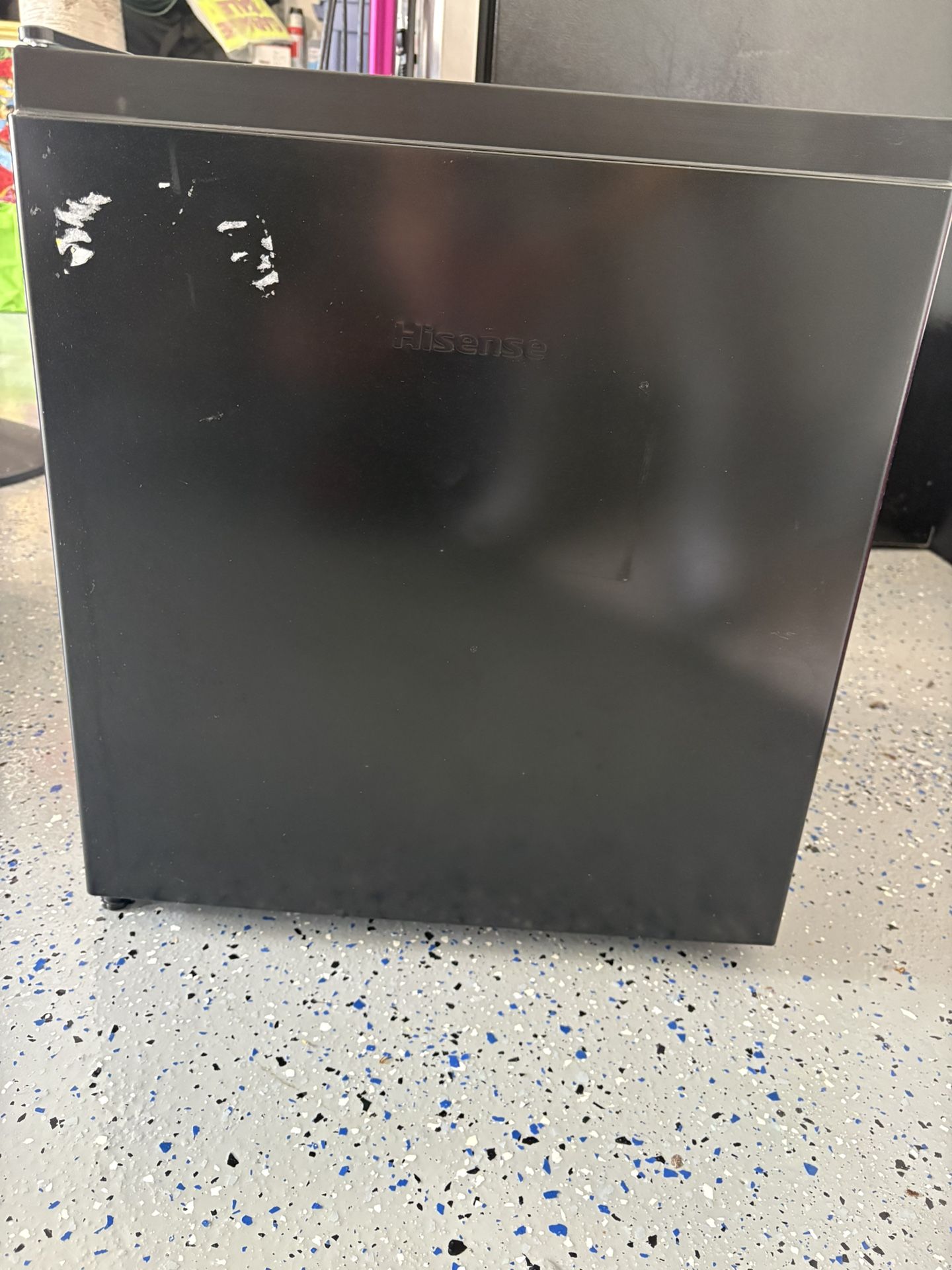 Mini fridge