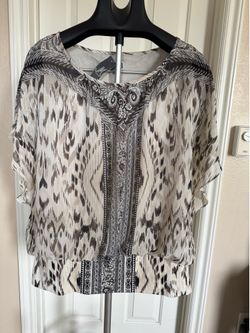 NWT women blouse Large