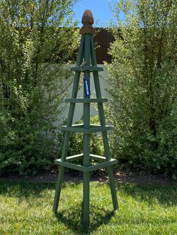 Brand New Garden Obelisk (Trellis) in Rookwood Dark Green!