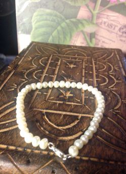 Pearl bracelet