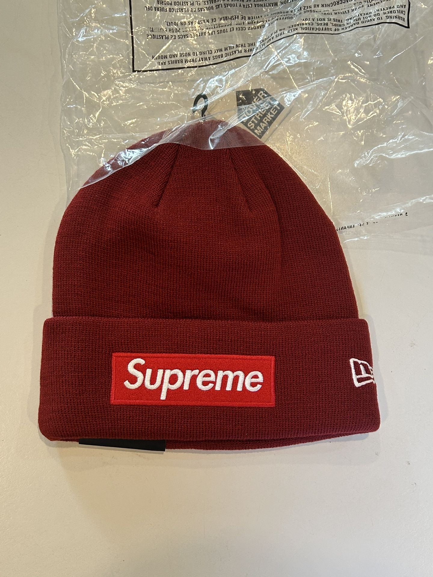 Supreme Beanie New ERA FW22 Cardinal