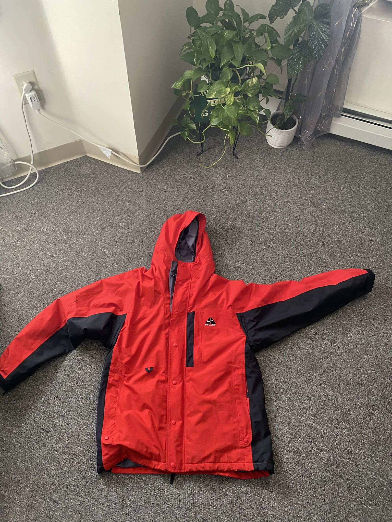 XL NIKE ACG JACKET