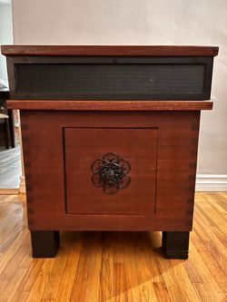 Wood Outdoor/Indoor Speaker Plant Box