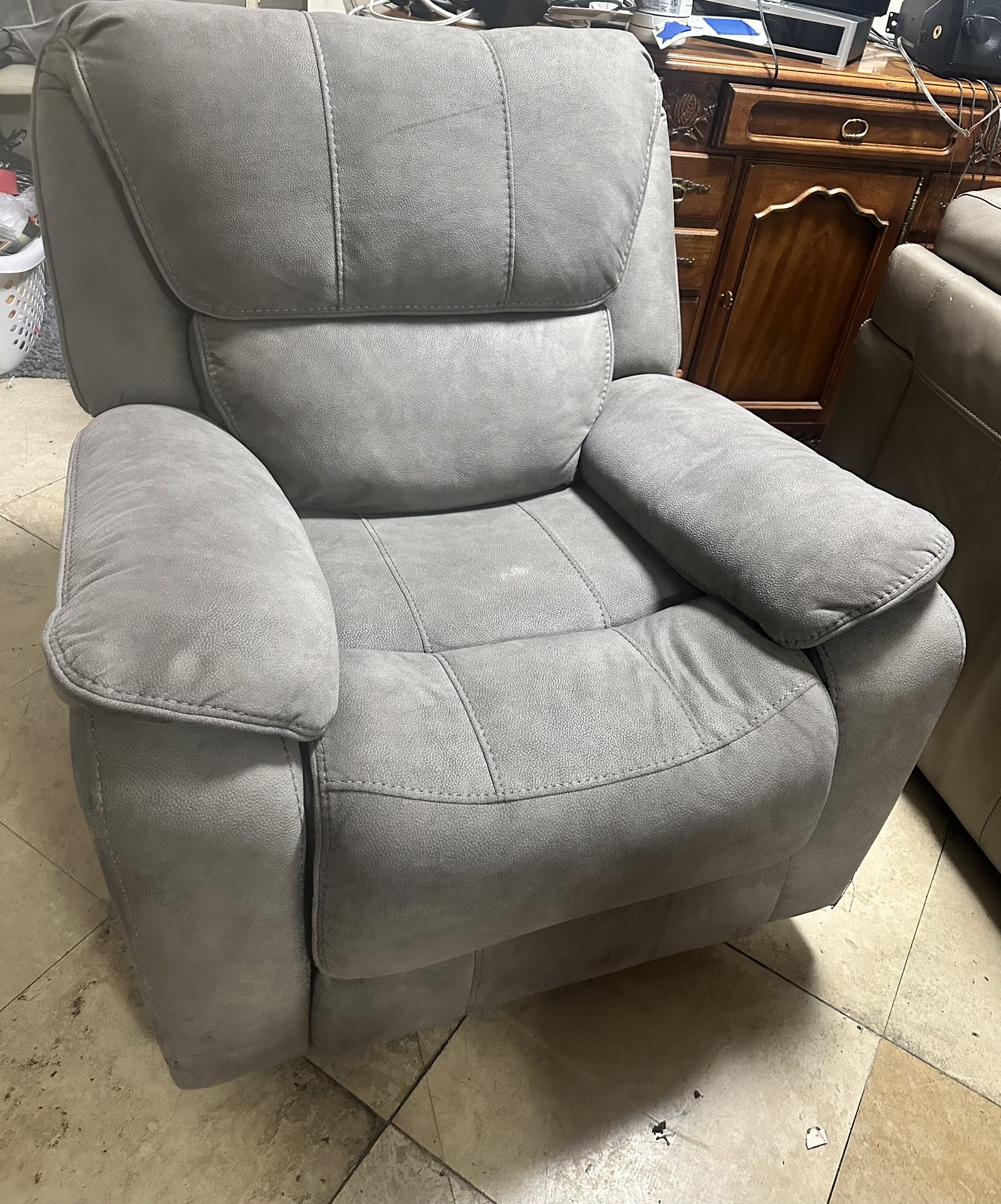 Recliner sofa 