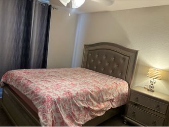 Queen bedroom set