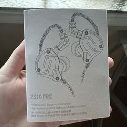 LZ10 Pro Brand New Earpods For Gaming