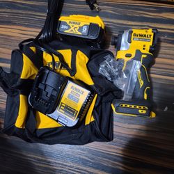 Dewalt 20v Atomic 3speed 1/4" Impact Driver Kit 