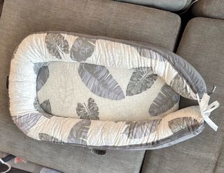 Baby Nest Portable Lounger Grey Leaf Print