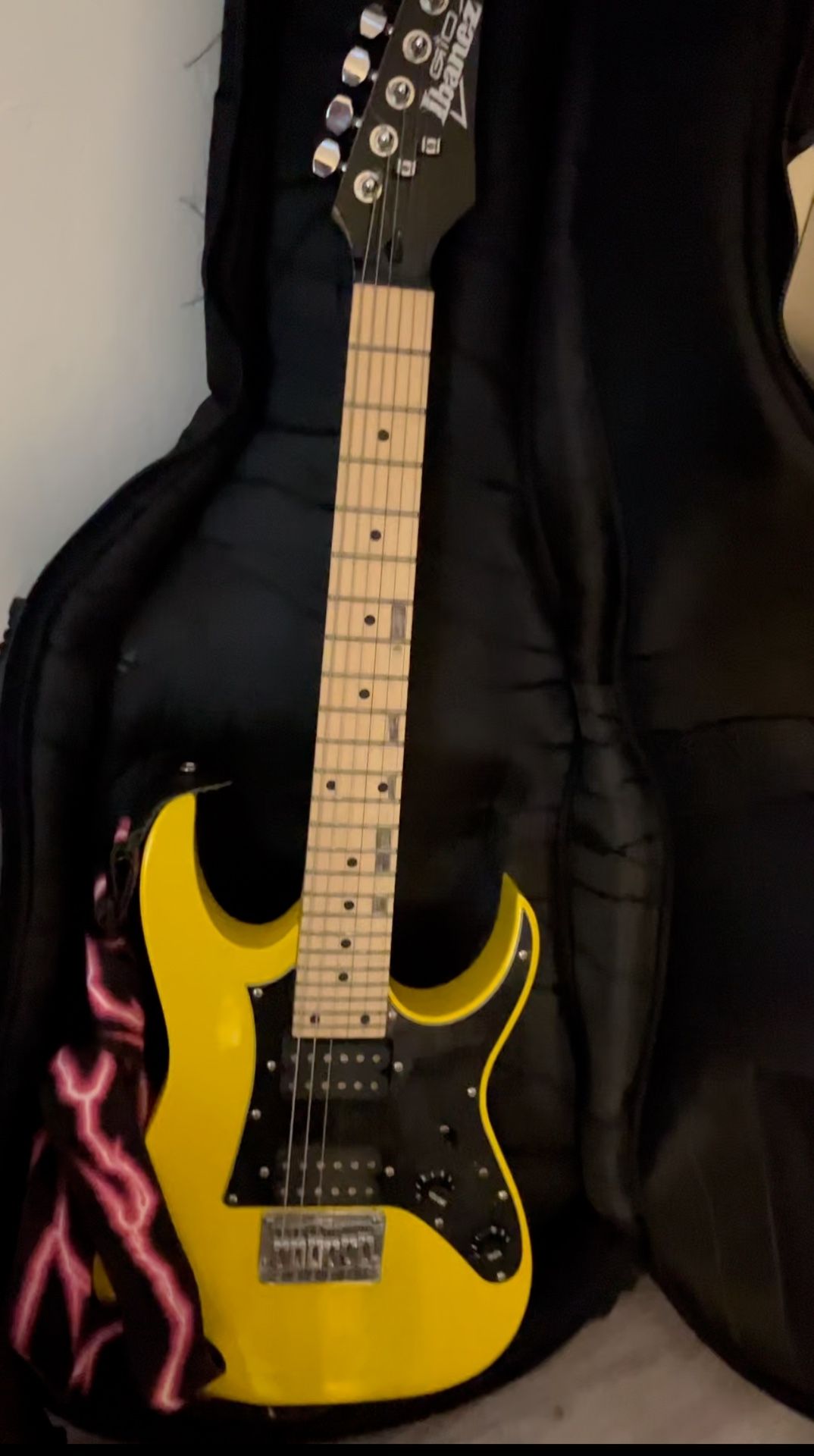 Yellow Guitar with set