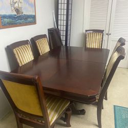 Dining Table With 6 Chairs. 